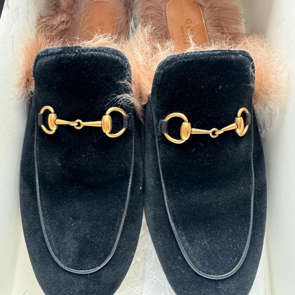 Gucci Princeton black velvet fur slides
